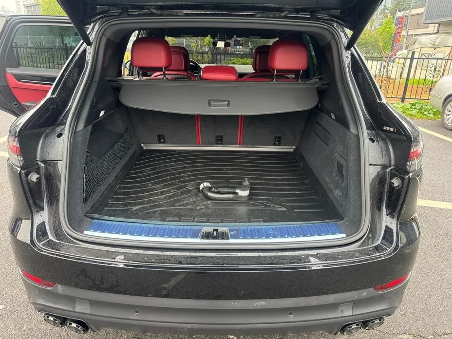 Porsche Cayenne RED * 360 * ПОДГРЕВ/ОБДУХ * LANE ASSIST , снимка 10 - Автомобили и джипове - 54724798
