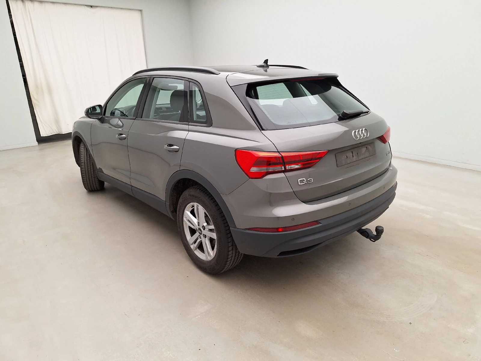Audi Q3 35 TDI Business, снимка 4 - Автомобили и джипове - 55088854