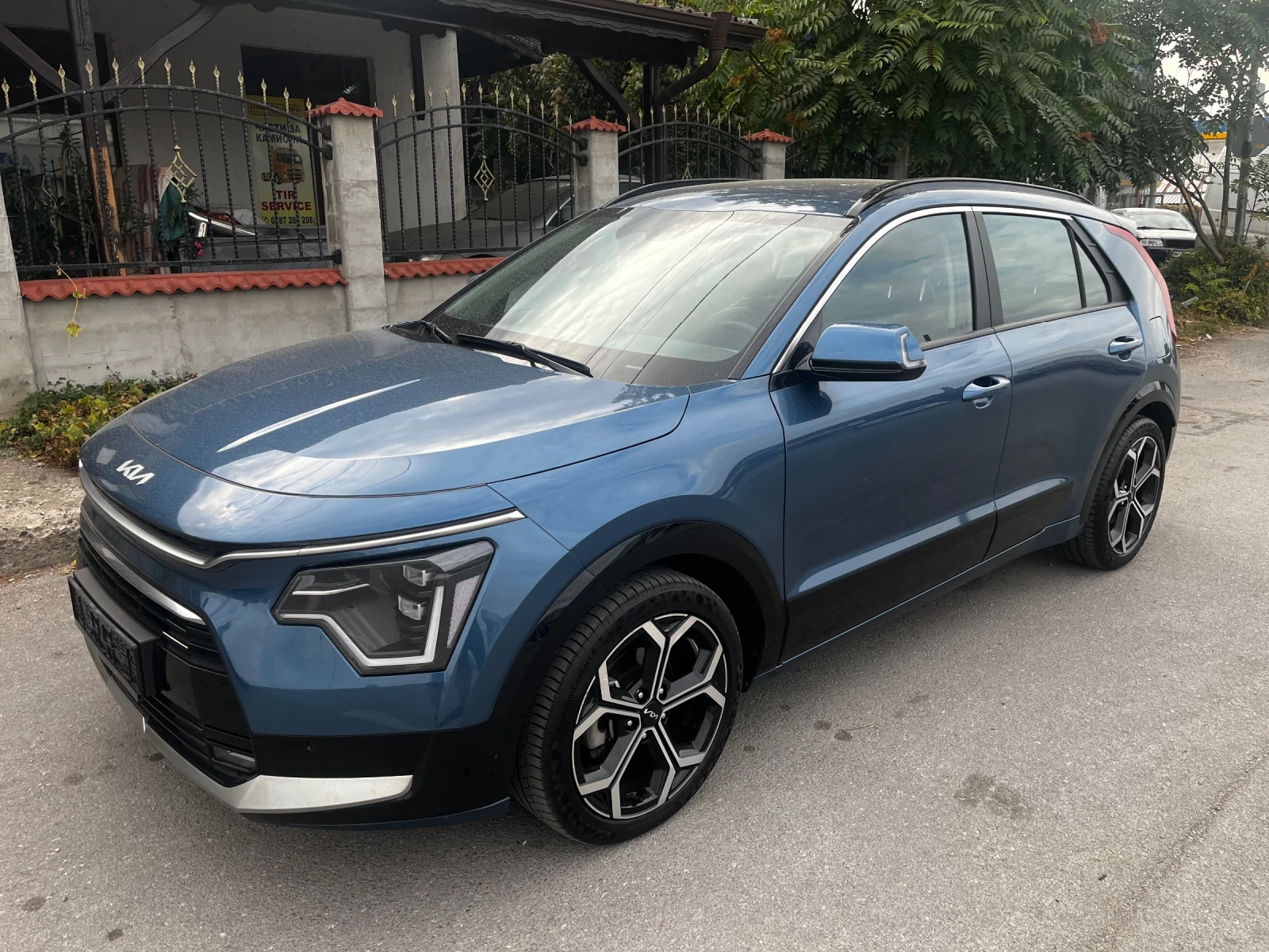 Kia Niro, снимка 2 - Автомобили и джипове - 56085382