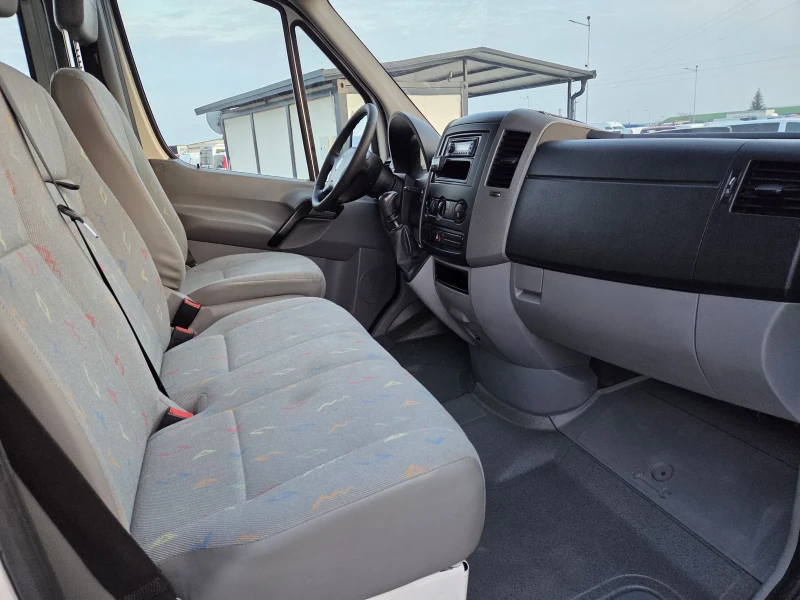 VW Crafter 2.5 TDI, 7 местен, снимка 14 - Бусове и автобуси - 49303847