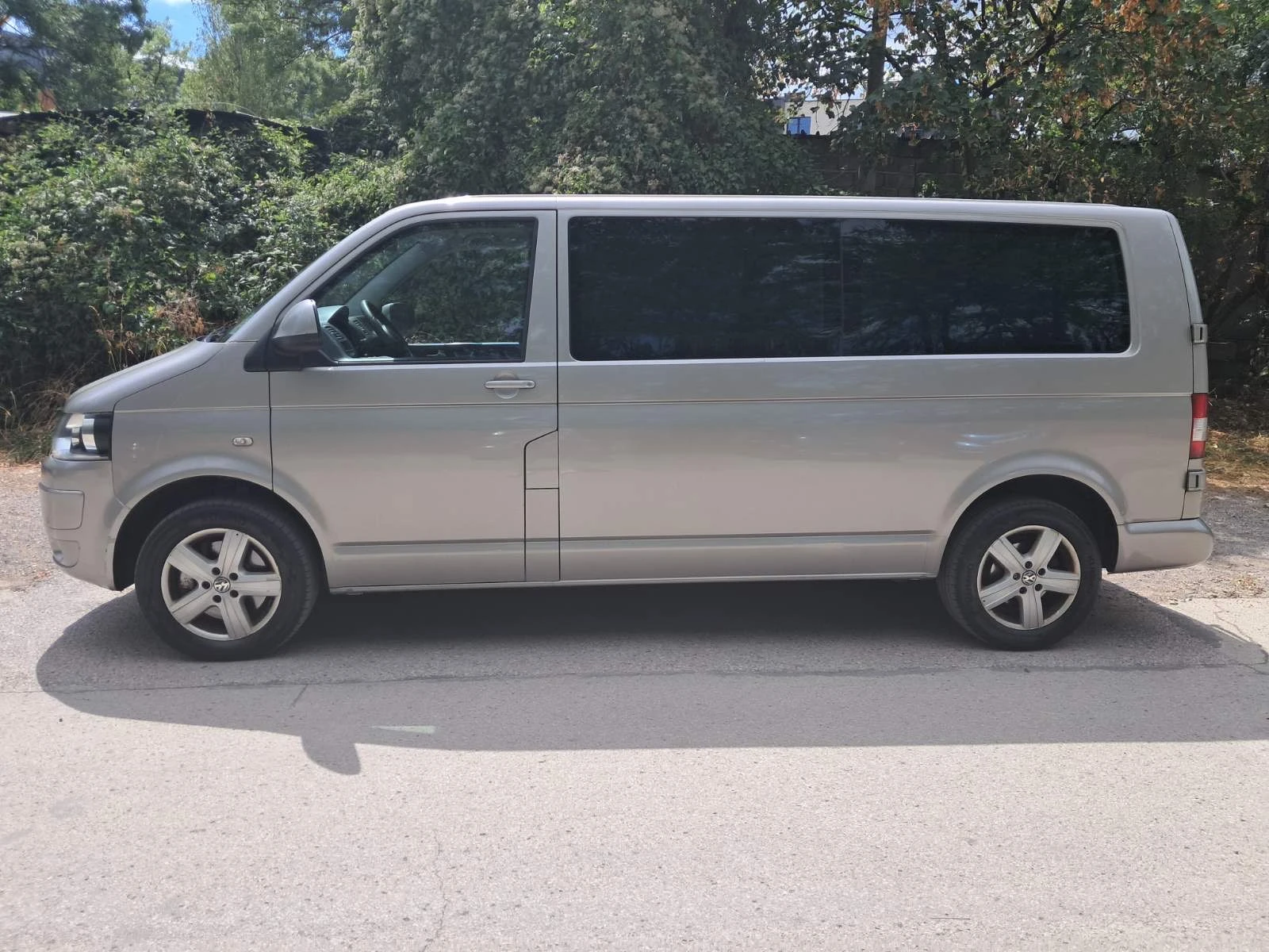 VW Caravelle 2.0 BiTDI - изображение 3
