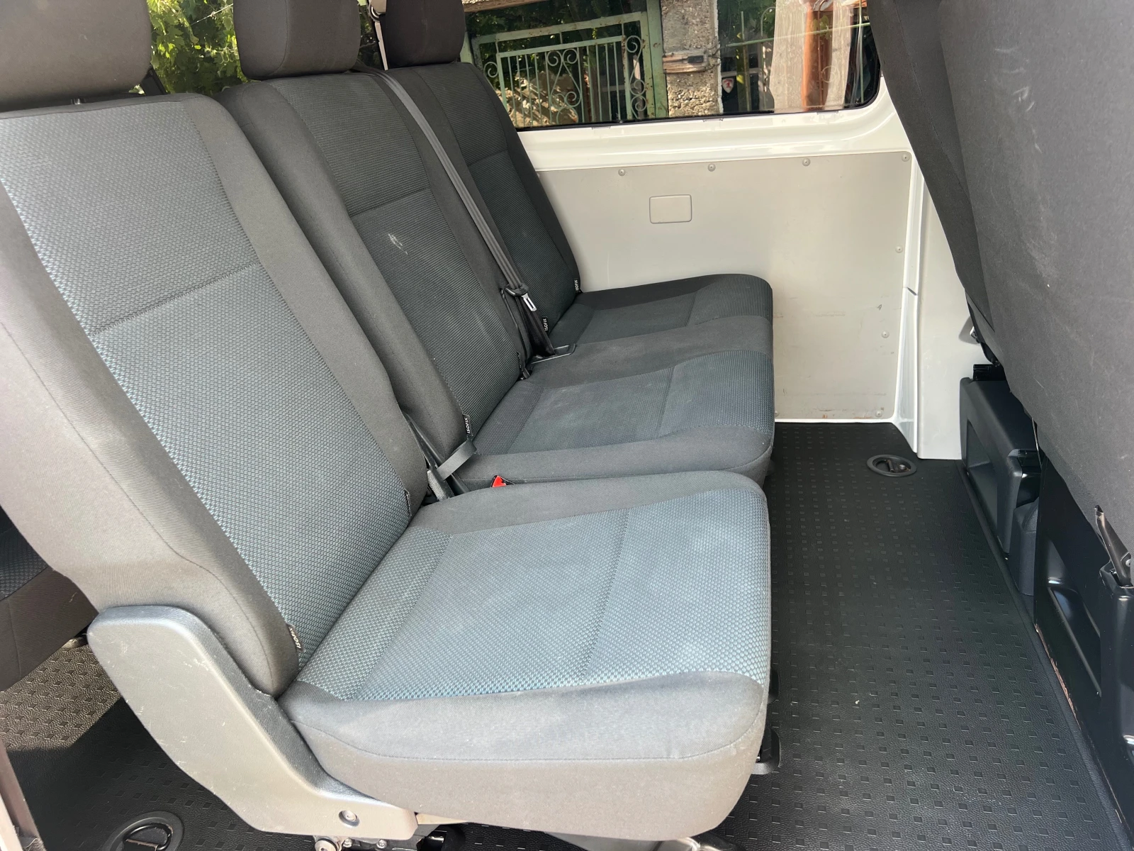 VW Caravelle 2.0TDI VIP/LED/8+ 1/XENON/NAVI/KLIMATRONIK/UNIKAT, снимка 15 - Бусове и автобуси - 54966237
