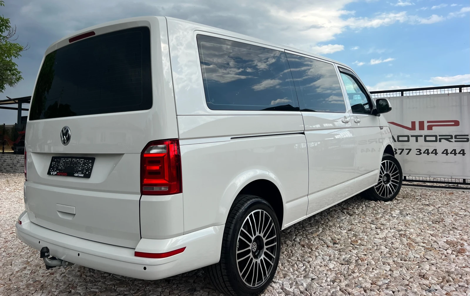 VW Caravelle 2.0TDI VIP/LED/8+ 1/XENON/NAVI/KLIMATRONIK/UNIKAT, снимка 7 - Бусове и автобуси - 54966237
