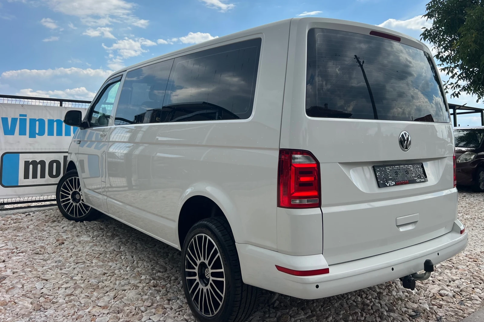 VW Caravelle 2.0TDI VIP/LED/8+ 1/XENON/NAVI/KLIMATRONIK/UNIKAT, снимка 4 - Бусове и автобуси - 54966237