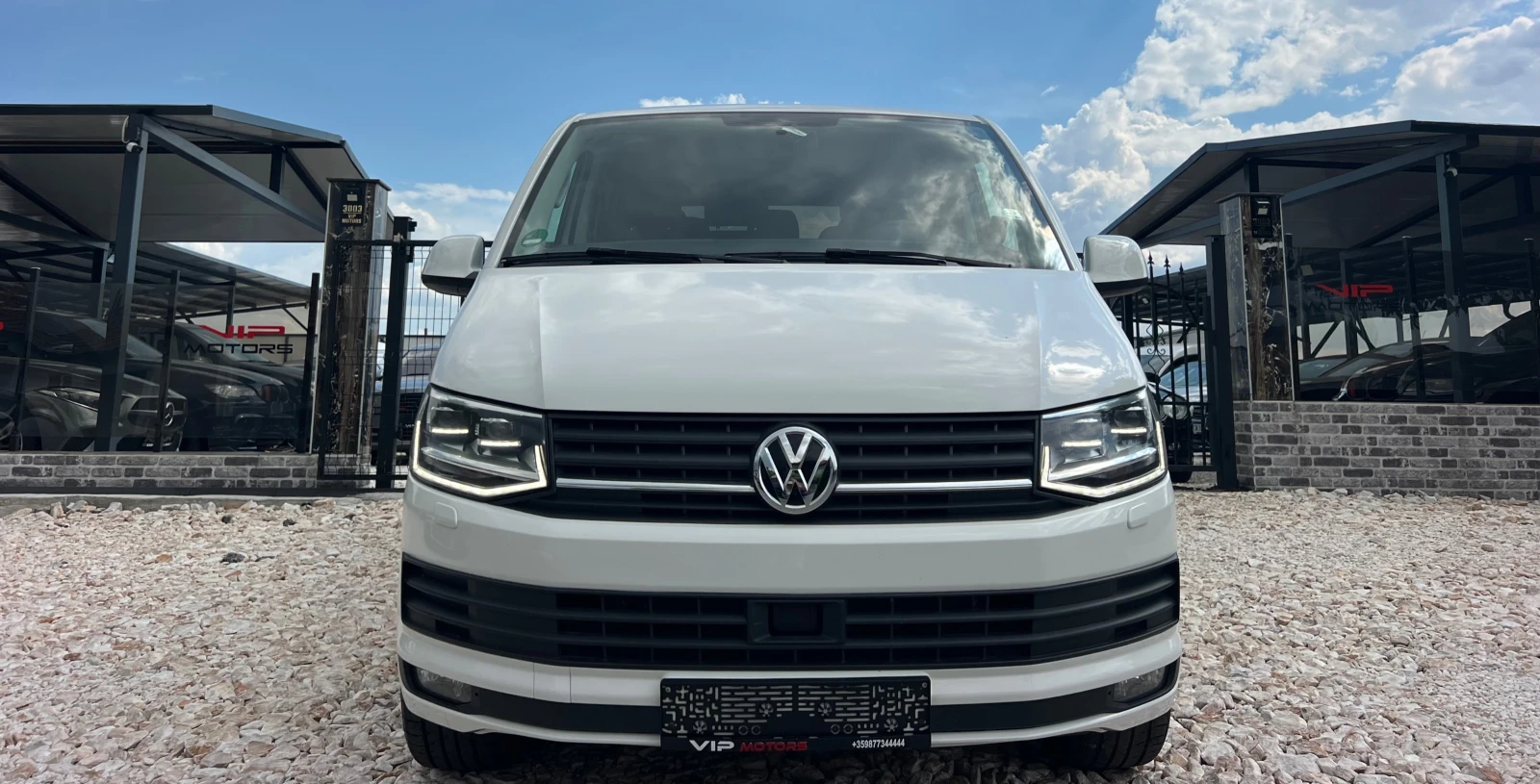 VW Caravelle 2.0TDI VIP/LED/8+ 1/XENON/NAVI/KLIMATRONIK/UNIKAT, снимка 2 - Бусове и автобуси - 54966237
