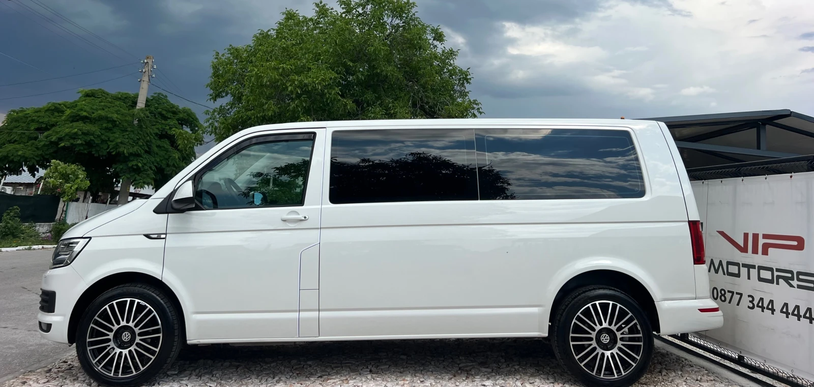 VW Caravelle 2.0TDI VIP/LED/8+ 1/XENON/NAVI/KLIMATRONIK/UNIKAT, снимка 3 - Бусове и автобуси - 54966237