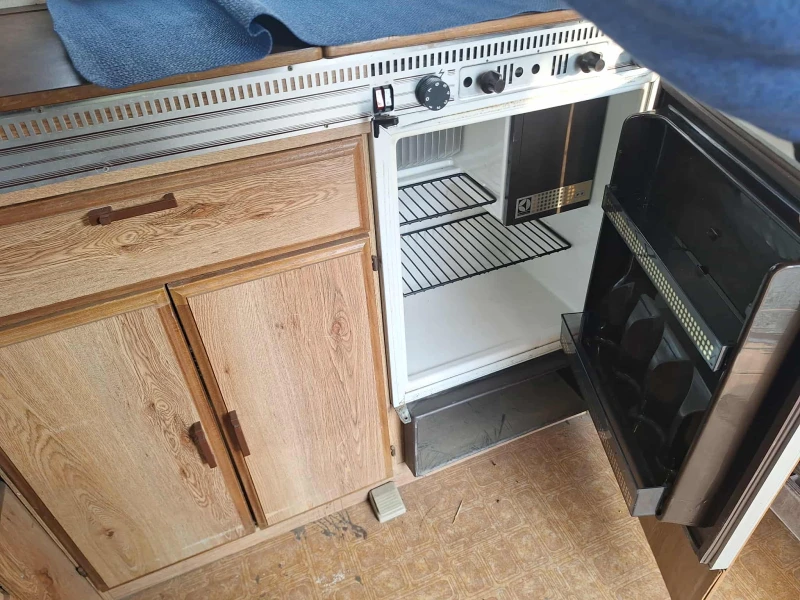 Каравана Burstner city, снимка 7 - Каравани и кемпери - 52079533