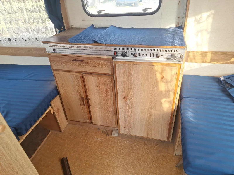 Каравана Burstner city, снимка 4 - Каравани и кемпери - 52079533