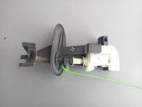 Механизъм заключване резервоар Волво ХЦ60 2.4д 