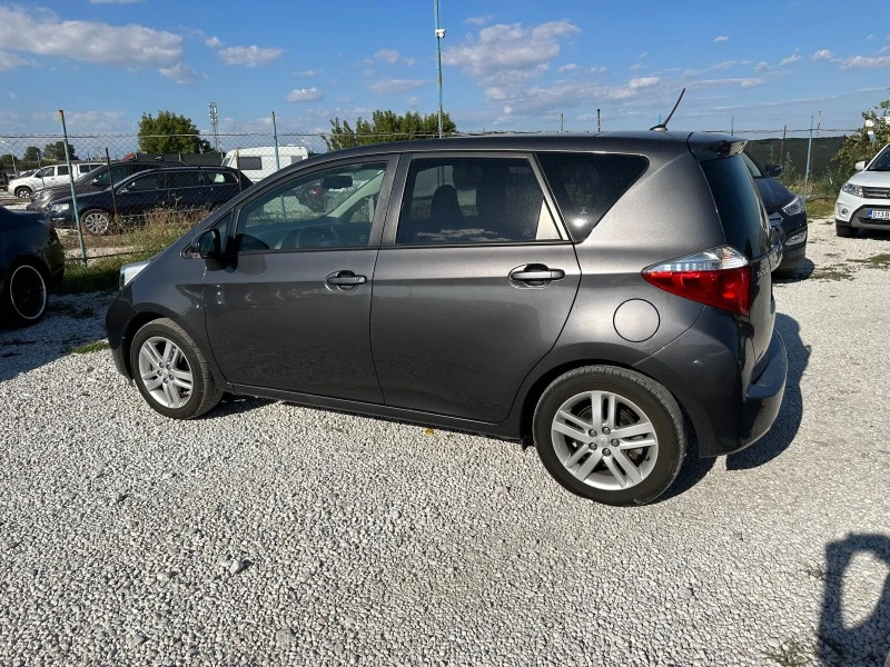 Toyota Verso S 1.3I-KEY LESS GO-NAVI-PANORAMA-AVTOMAT, снимка 3 - Автомобили и джипове - 42235114