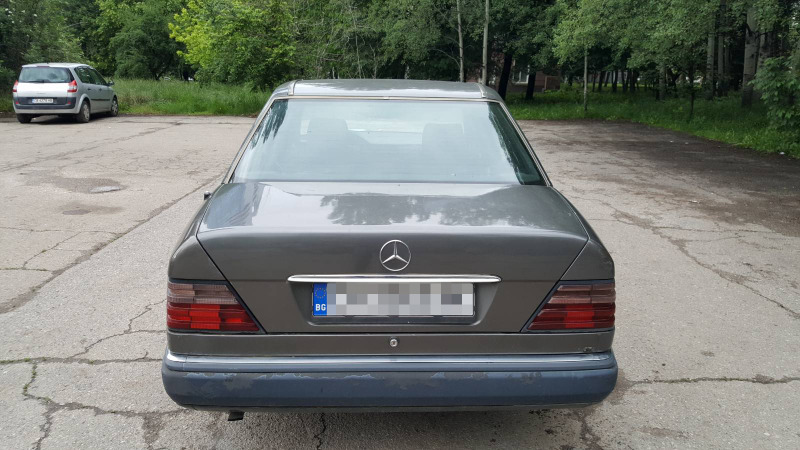 Mercedes-Benz E 200, снимка 4 - Автомобили и джипове - 46392666