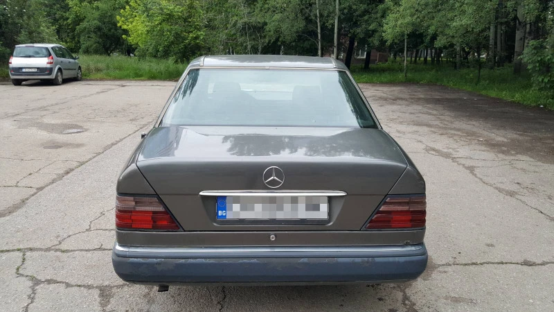 Mercedes-Benz E 200, снимка 4 - Автомобили и джипове - 47442187