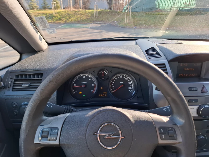 Opel Zafira 1.9CTDI, снимка 14 - Автомобили и джипове - 48489676