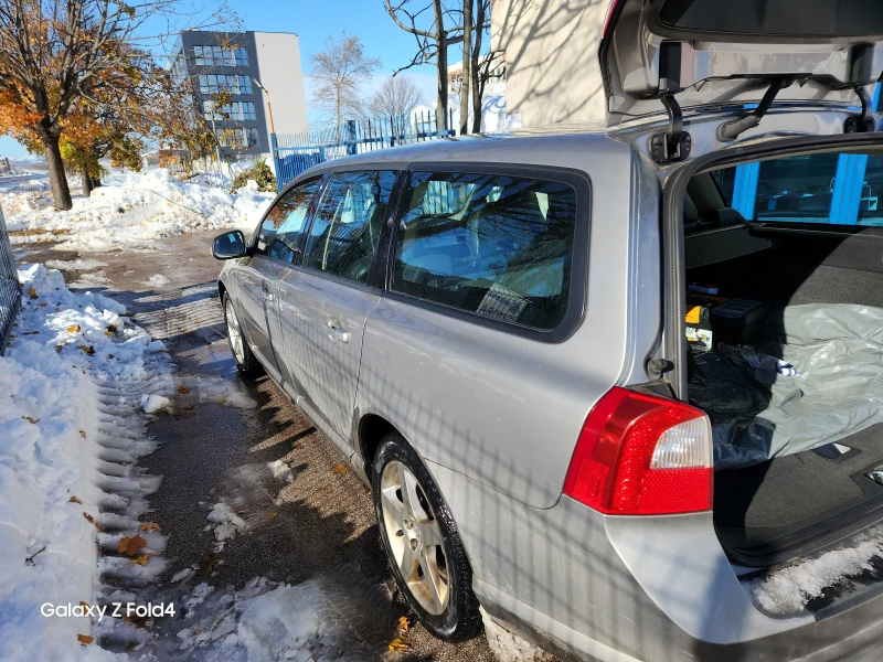 Volvo V70, снимка 9 - Автомобили и джипове - 48501958