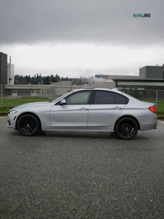 BMW 330 xDrive* AвтоКредит* (ЦЕНА ДО БГ), снимка 4 - Автомобили и джипове - 55015082