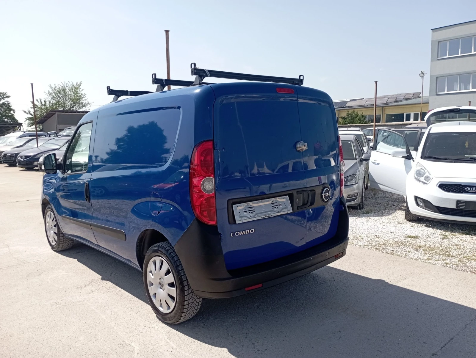 Opel Combo 1.6Д, 90кс, EURO 5B, Автоматик  - изображение 4