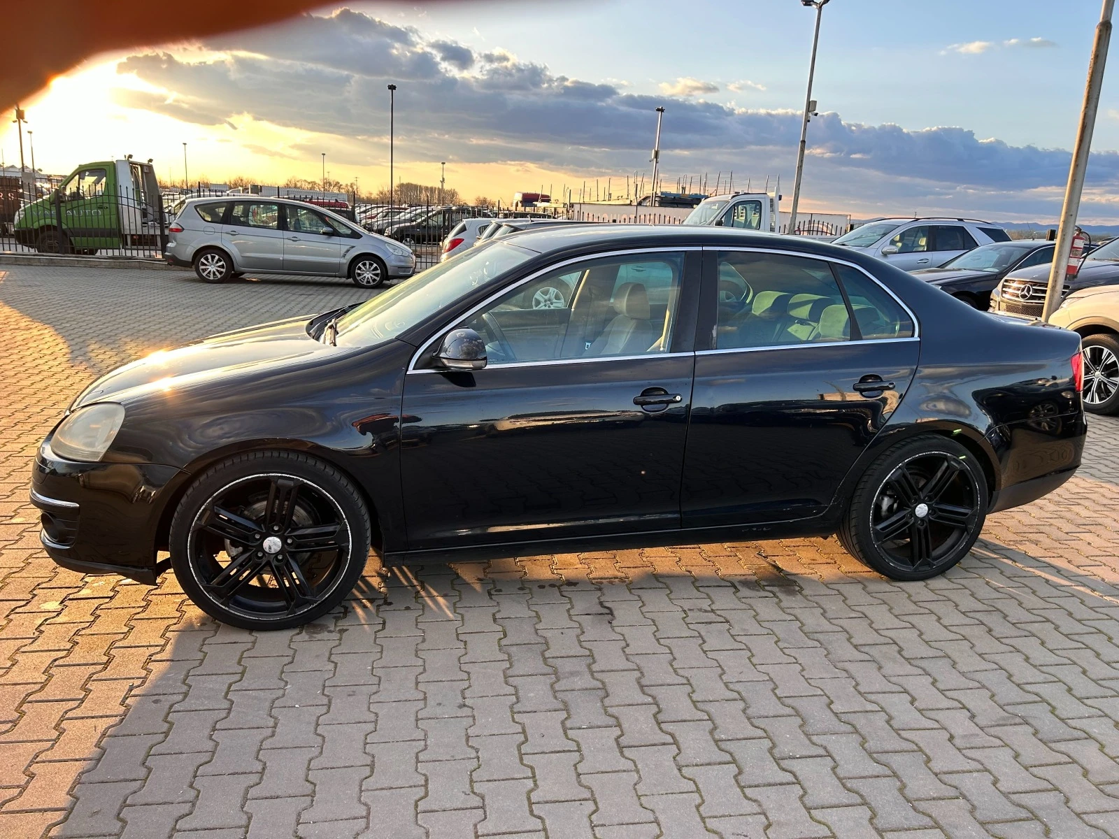 VW Jetta 1.6 EURO 4 ЛИЗИНГ - изображение 9