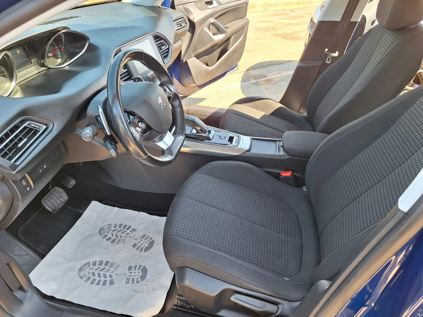 Peugeot 308 SW 1.5 HDI/ EAT8 - изображение 6
