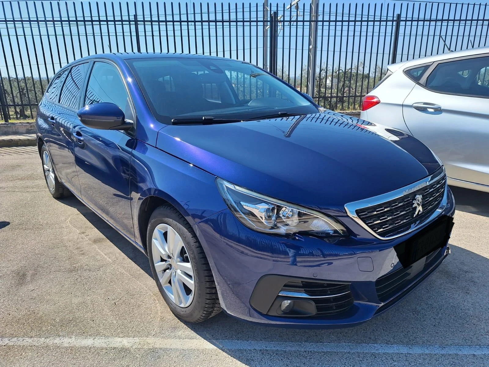 Peugeot 308 SW 1.5 HDI/ EAT8 - изображение 2