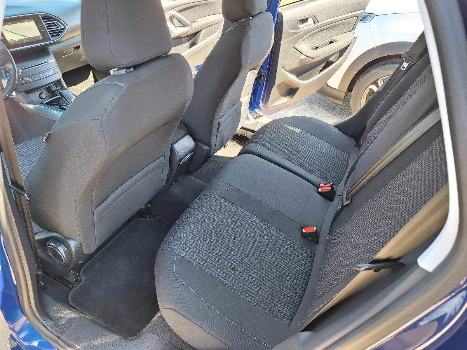 Peugeot 308 SW 1.5 HDI/ EAT8 - изображение 10