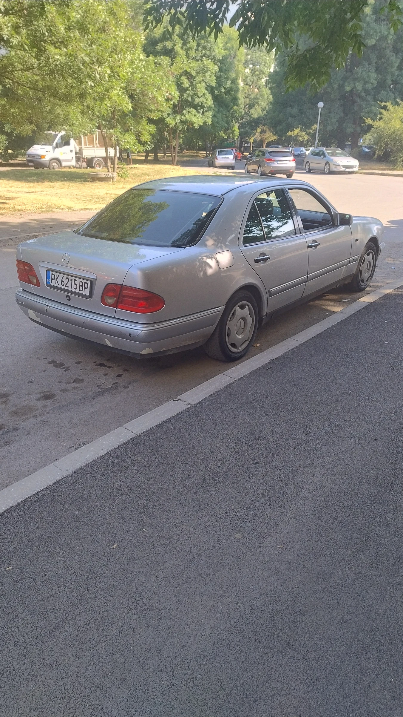 Mercedes-Benz E 280 4 MATIK 4X4 - изображение 3