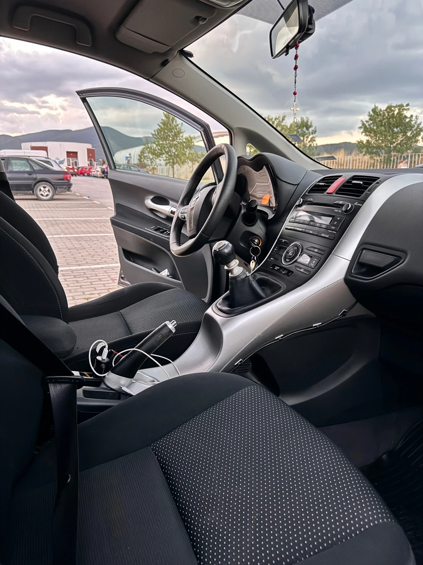 Toyota Auris  - изображение 2