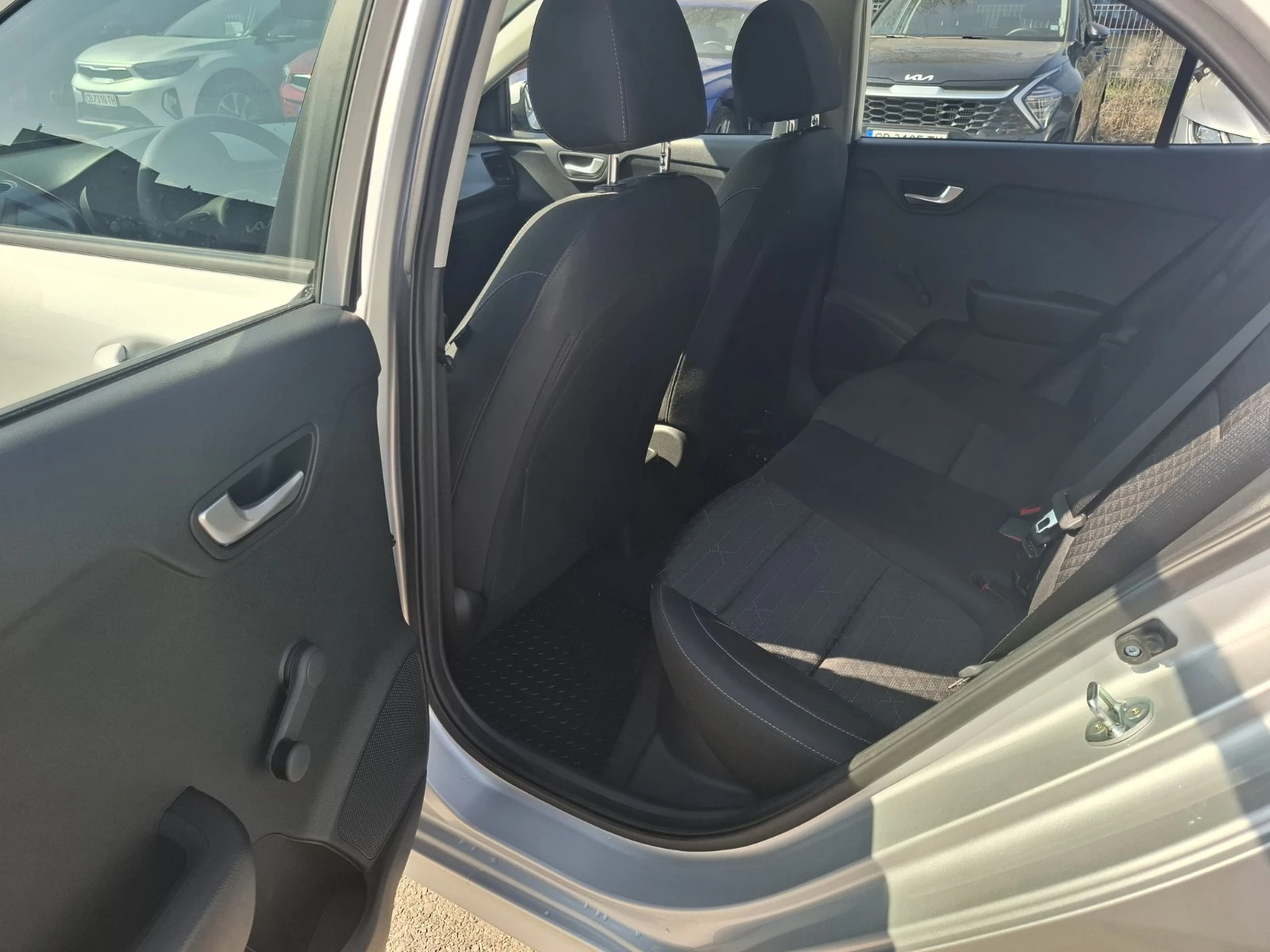 Kia Rio 1.2 cvvt Гаранция, снимка 7 - Автомобили и джипове - 53947853