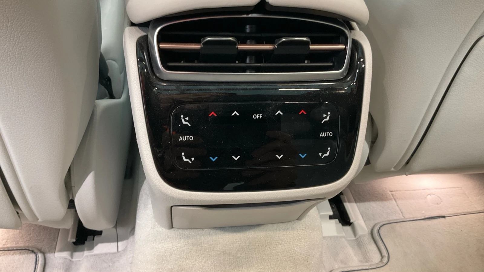 Mercedes-Benz EQS 580 EDITION1 AMG-PACKET 4MATIC HUD ПАНОРАМА FULL, снимка 12 - Автомобили и джипове - 53958840