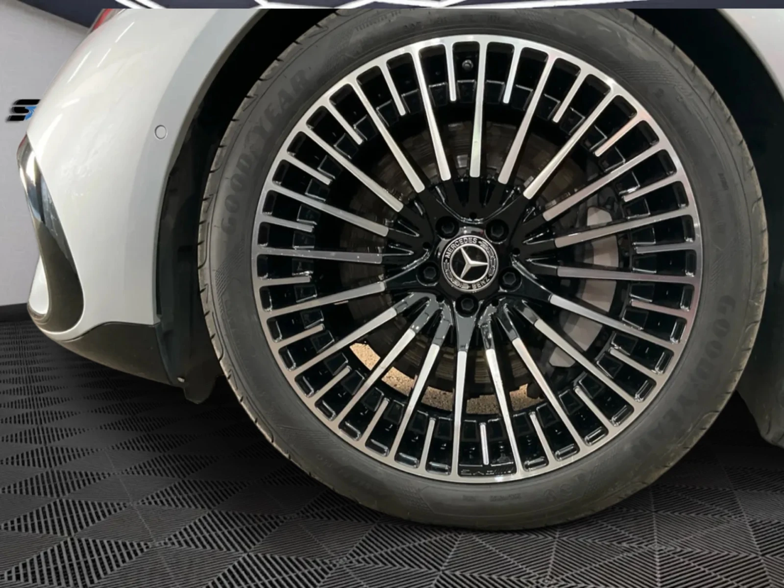 Mercedes-Benz EQS 580 EDITION1 AMG-PACKET 4MATIC HUD ПАНОРАМА FULL, снимка 17 - Автомобили и джипове - 53958840