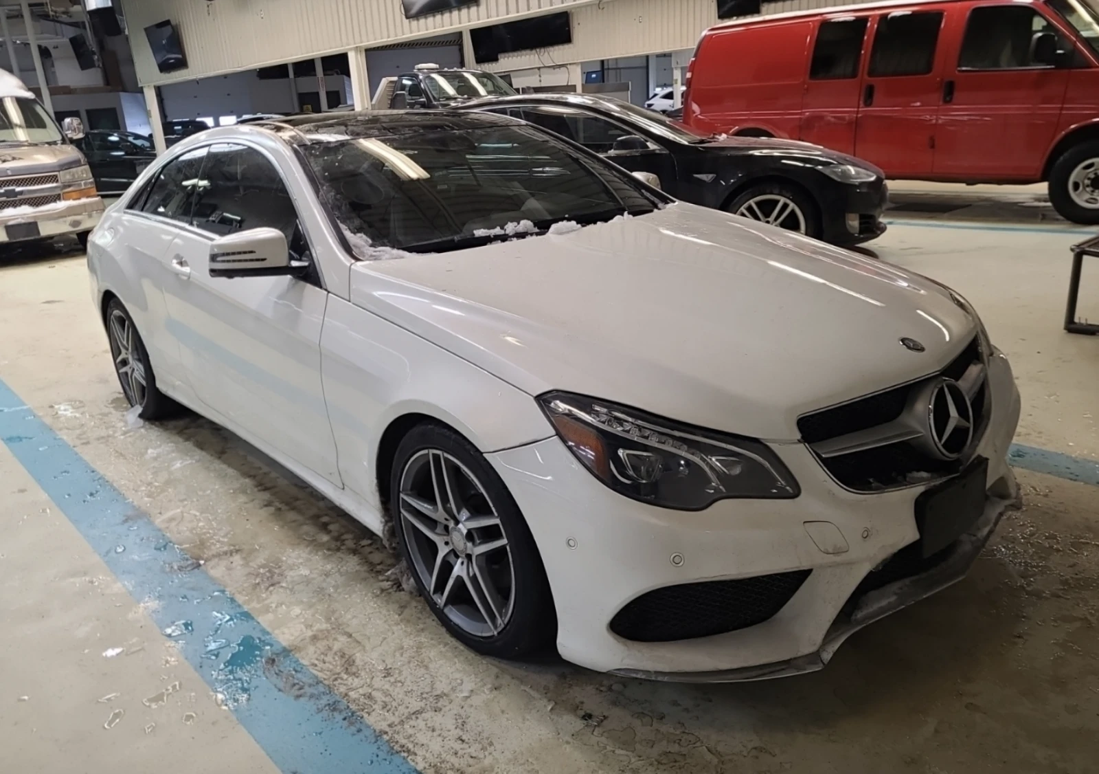 Mercedes-Benz E 350 КОжа* Подгрев* Кейлес* Blind Spot* PANO, снимка 2 - Автомобили и джипове - 53967325