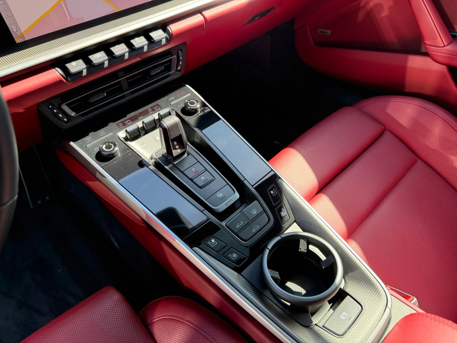 Porsche 911 TURBO S ОБСЛУЖЕНА , снимка 8 - Автомобили и джипове - 54356316