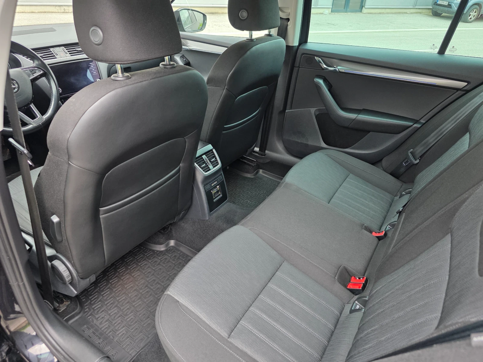 Skoda Octavia 1.5 G-TEC, снимка 15 - Автомобили и джипове - 54400252