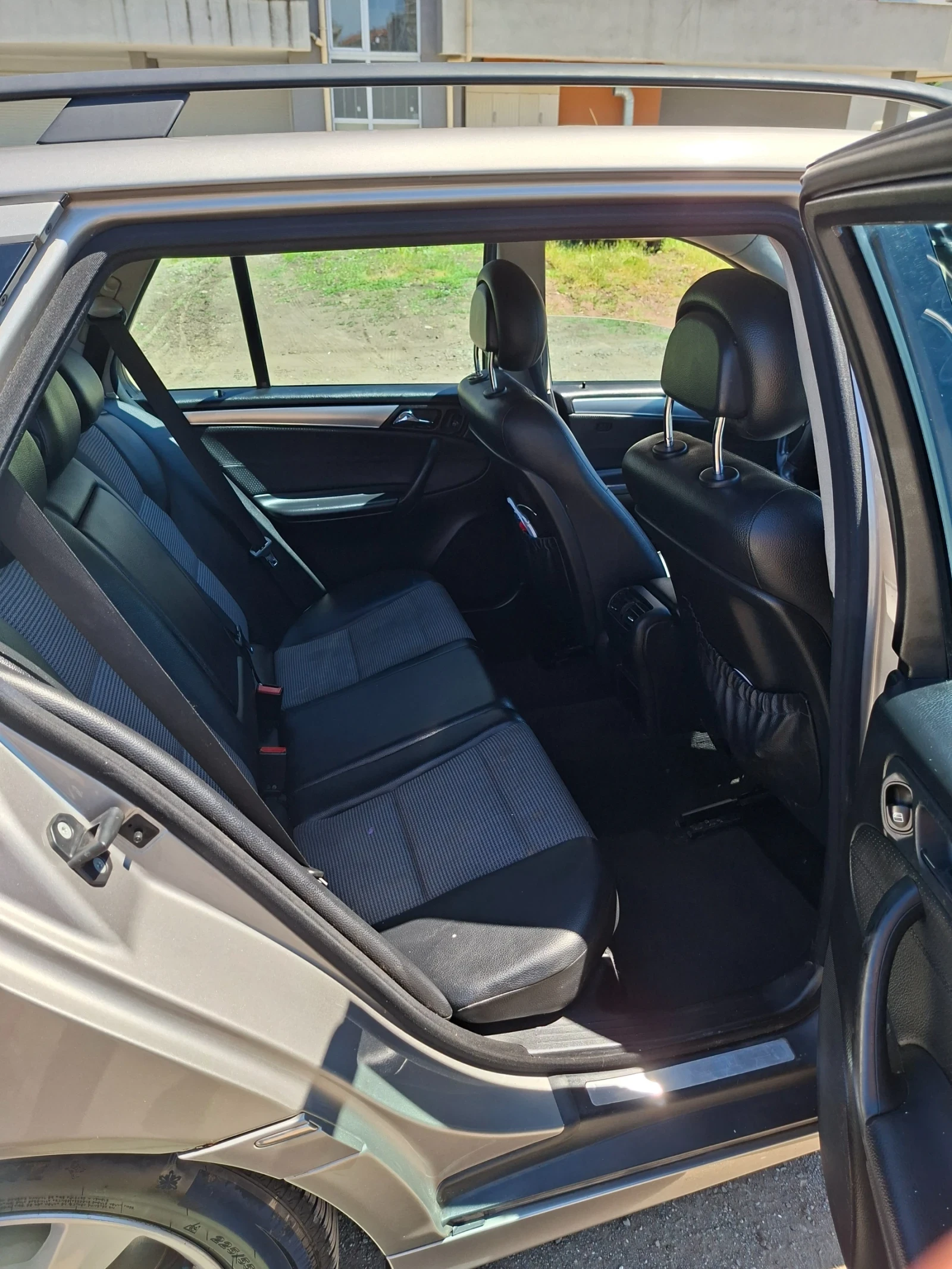 Mercedes-Benz 220, снимка 4 - Автомобили и джипове - 54856428