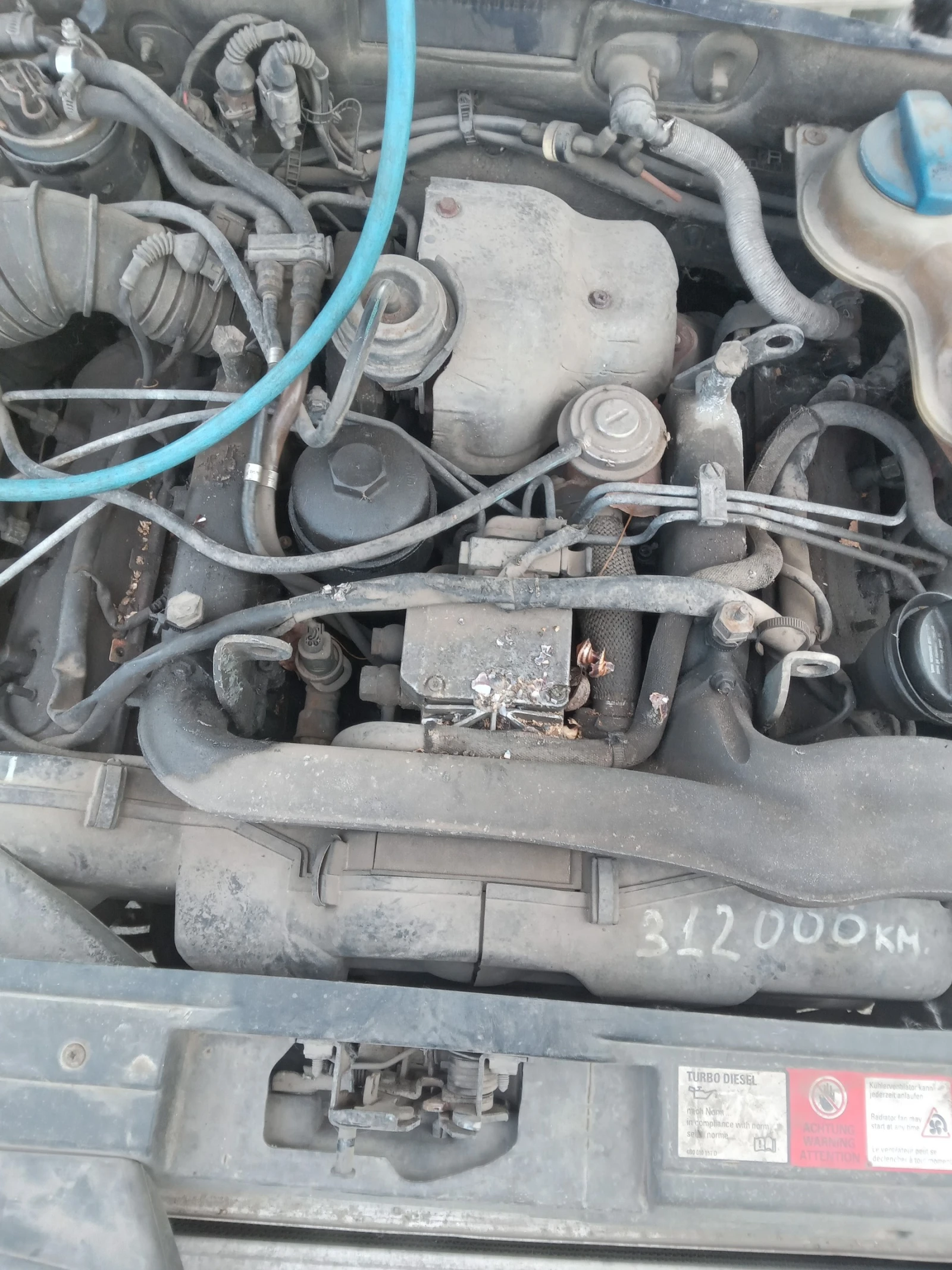 Audi A6 2.5 TDI, снимка 2 - Автомобили и джипове - 55165887