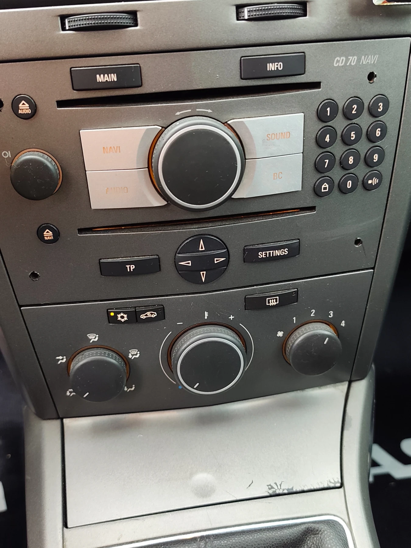 Opel Astra 1.9/16V, снимка 11 - Автомобили и джипове - 55251901
