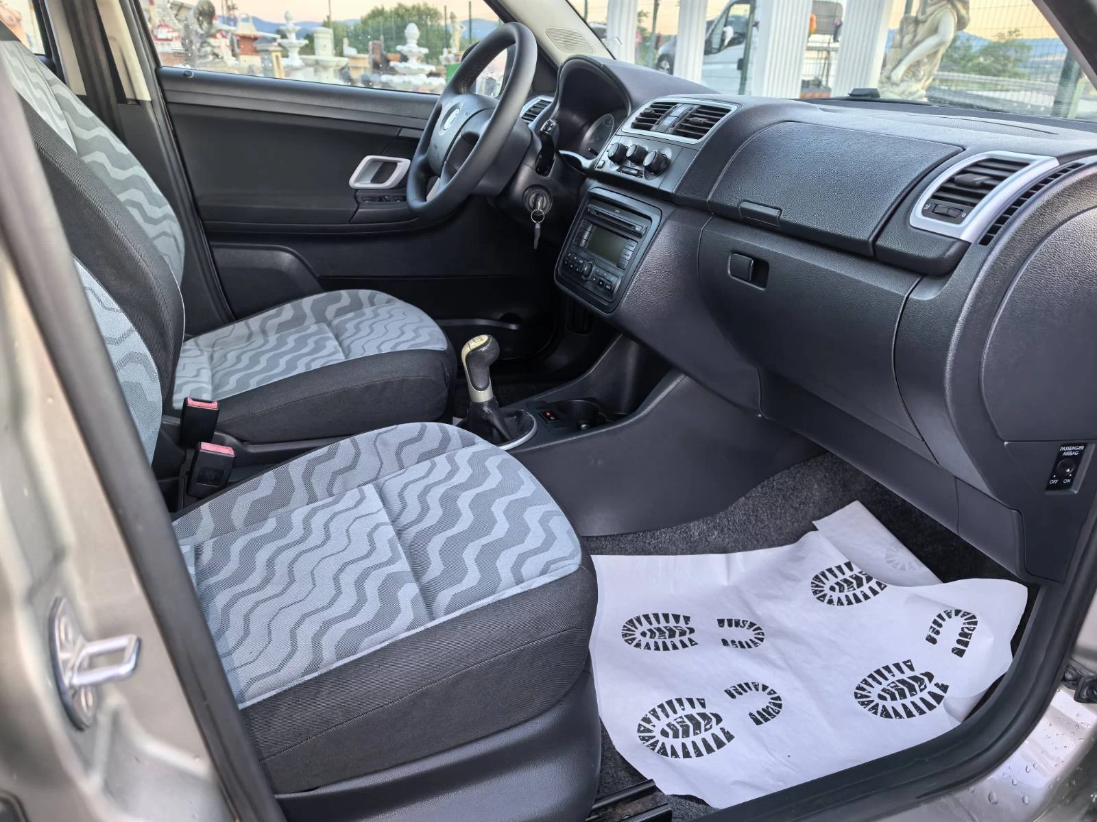 Skoda Fabia 1.2 I, снимка 13 - Автомобили и джипове - 55296313