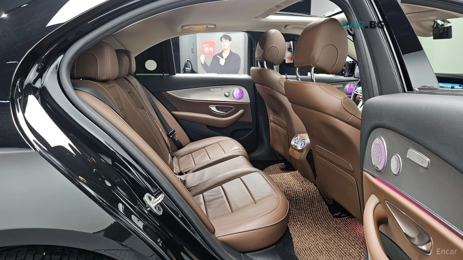 Mercedes-Benz E 300 4MATIC/AMG-LINE/PANOROOF/360CAMERA/BURMESTER, снимка 15 - Автомобили и джипове - 55403526