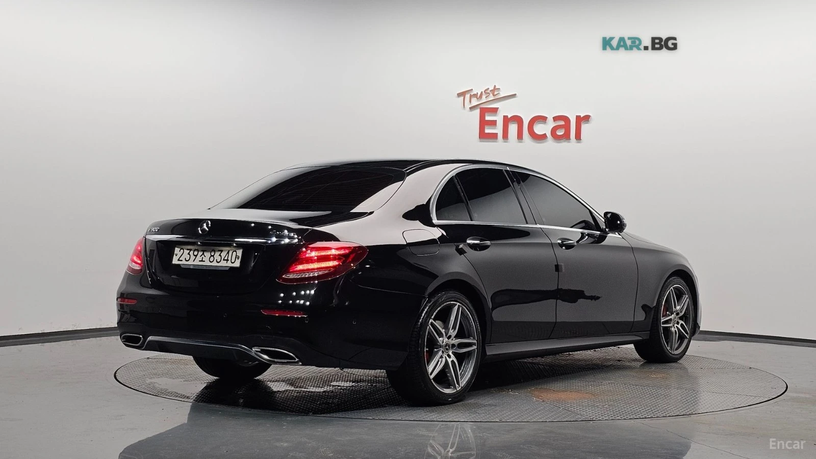 Mercedes-Benz E 300 4MATIC/AMG-LINE/PANOROOF/360CAMERA/BURMESTER, снимка 3 - Автомобили и джипове - 55403526