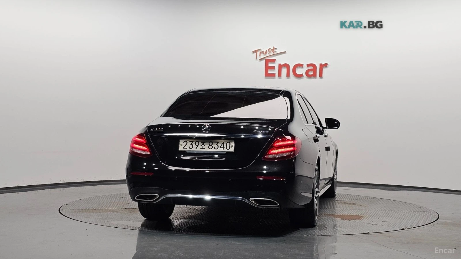 Mercedes-Benz E 300 4MATIC/AMG-LINE/PANOROOF/360CAMERA/BURMESTER, снимка 4 - Автомобили и джипове - 55403526