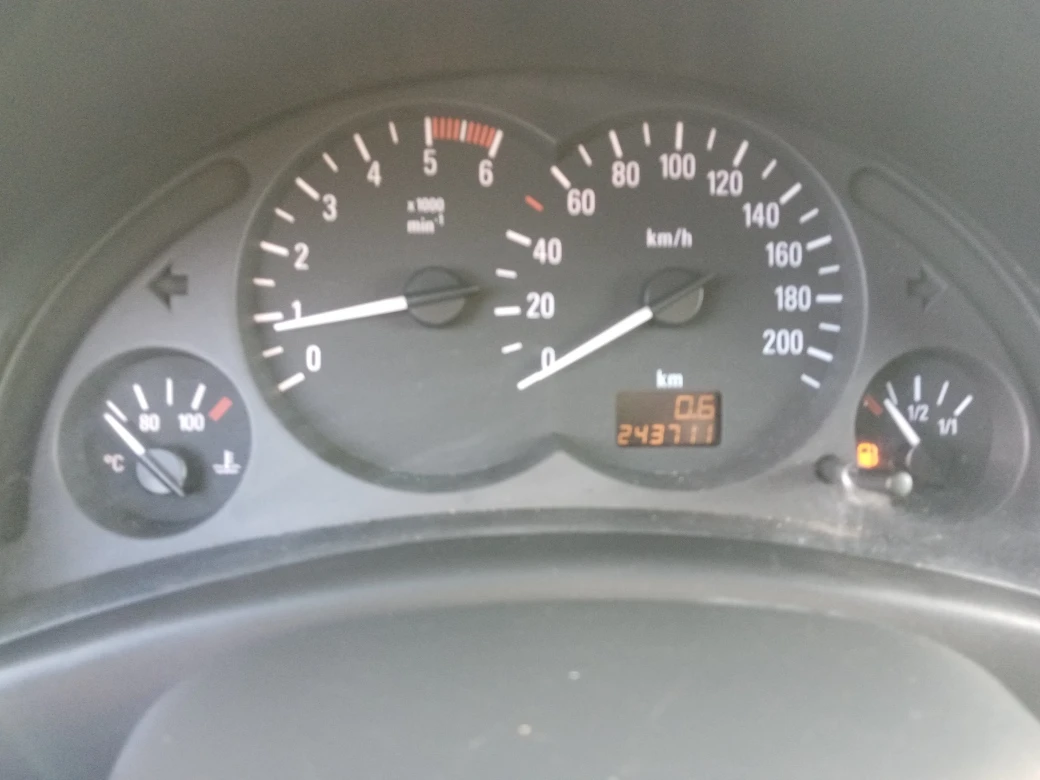 Opel Combo 1.3jtd KLIMA, снимка 14 - Автомобили и джипове - 55577026