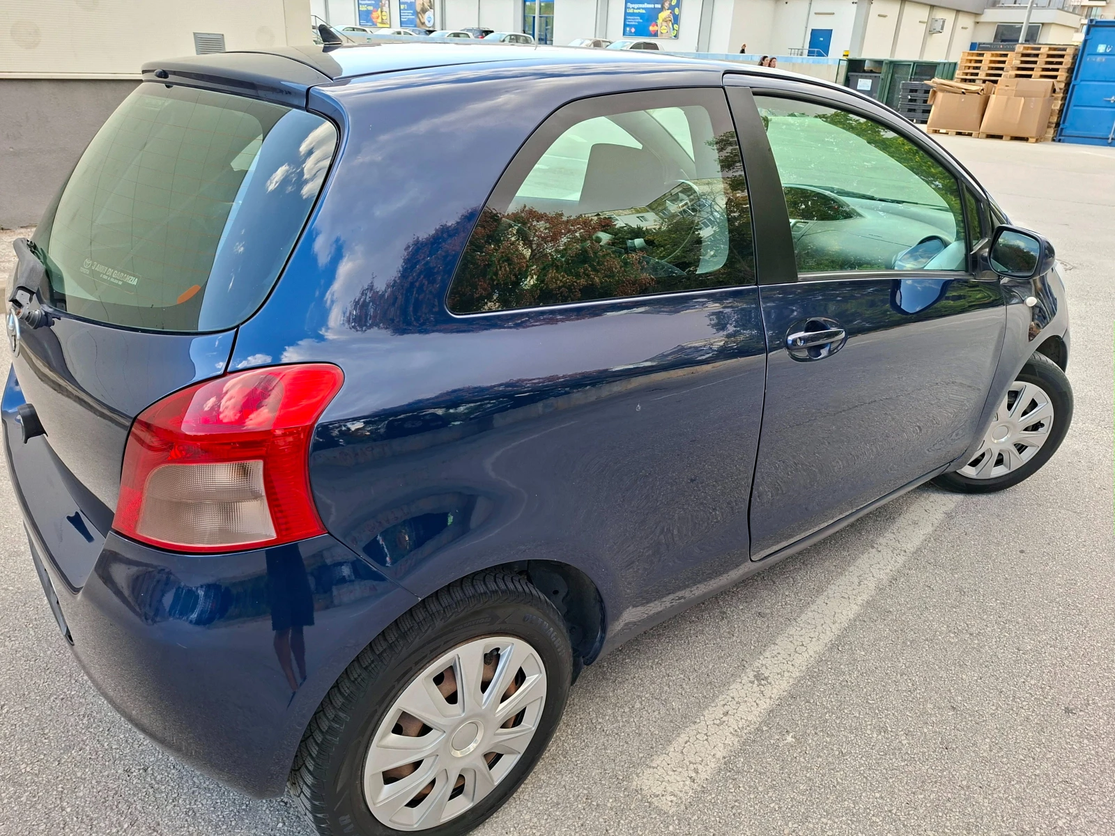 Toyota Yaris 1.0, снимка 8 - Автомобили и джипове - 55709569
