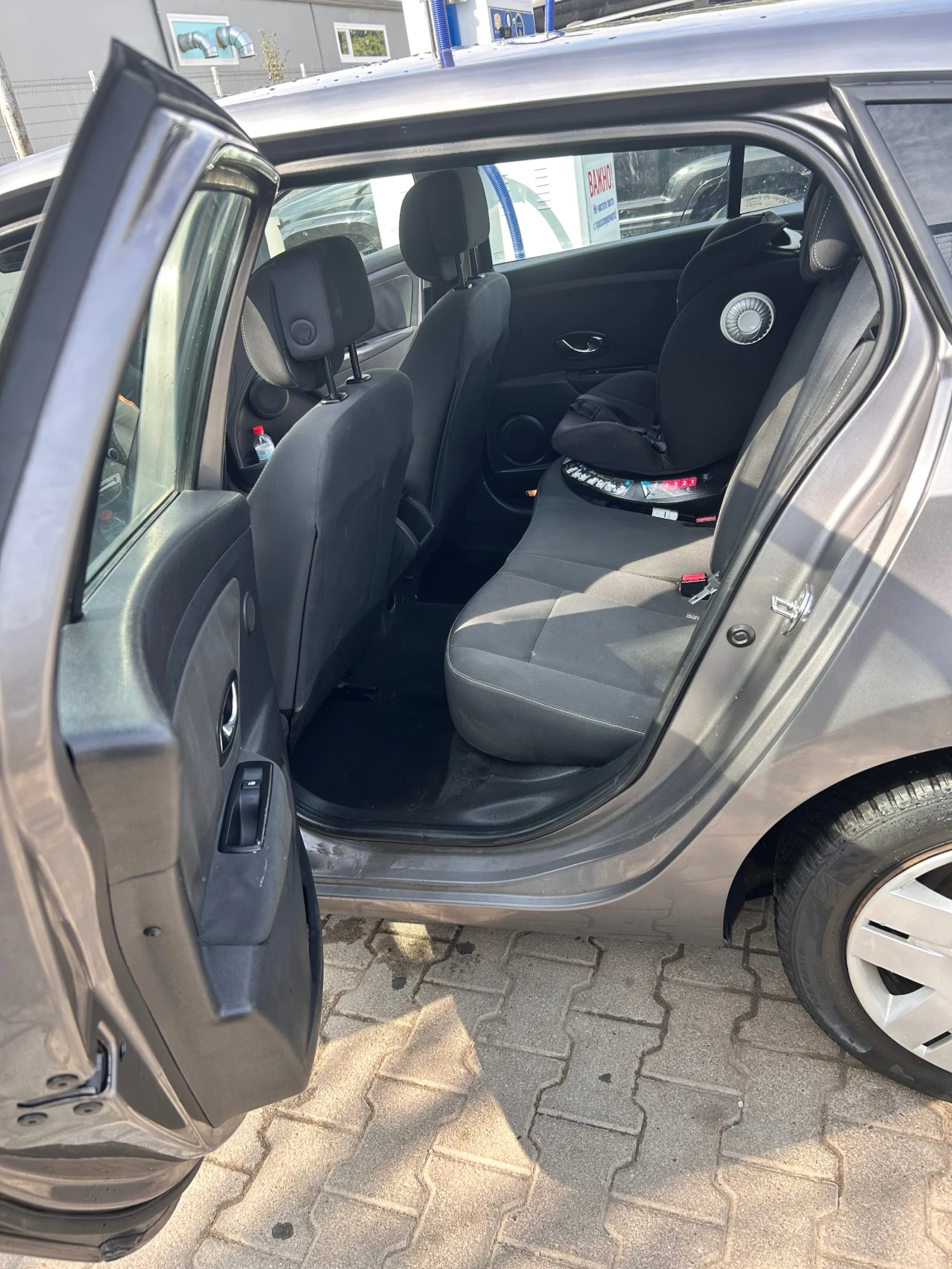 Renault Megane Grandtur, снимка 4 - Автомобили и джипове - 56038991