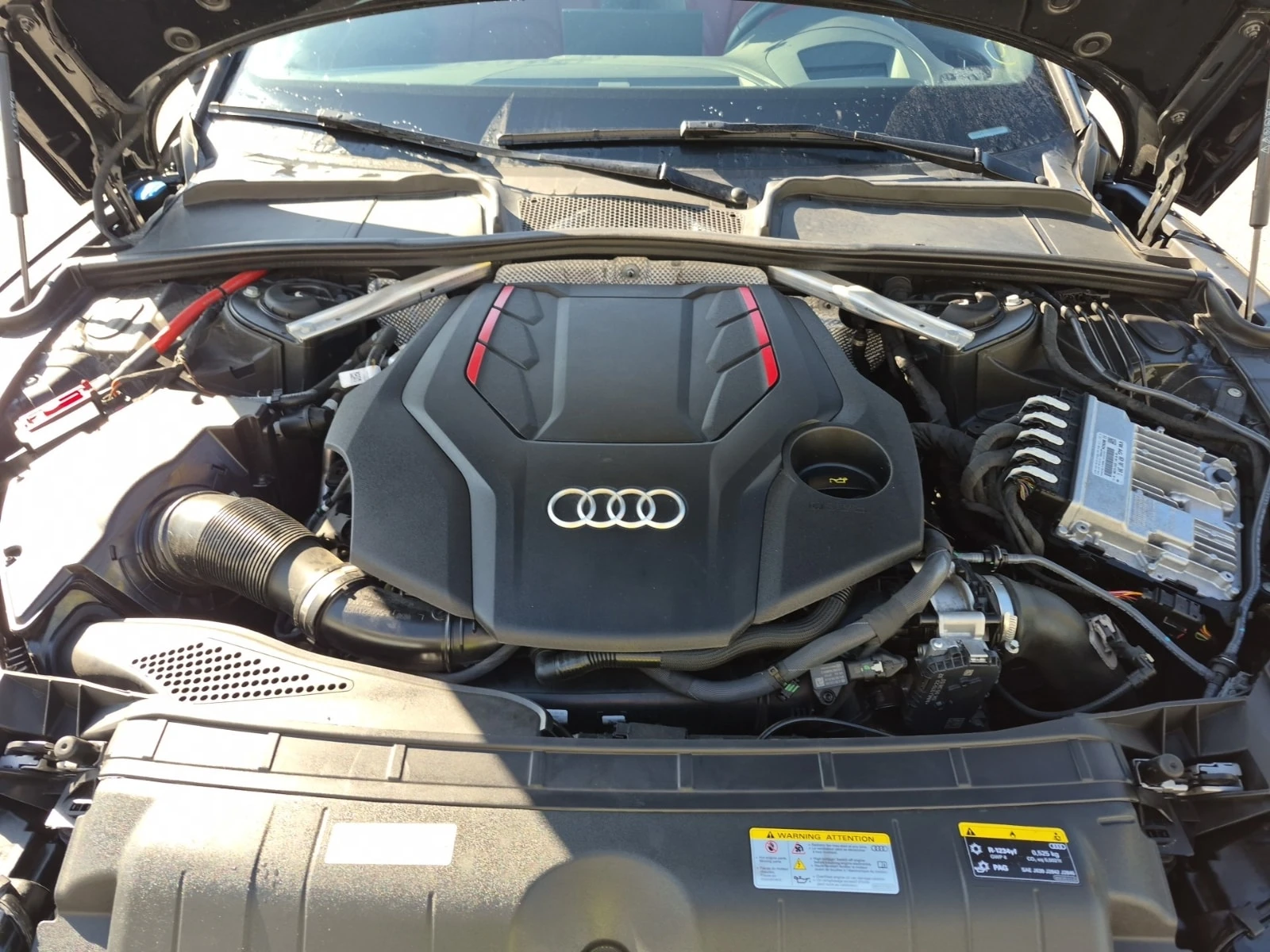 Audi S5 TECHNIK| MATRIX| B&O| MASSAGE| HUD| 2 КЛЮЧА| , снимка 16 - Автомобили и джипове - 56126243