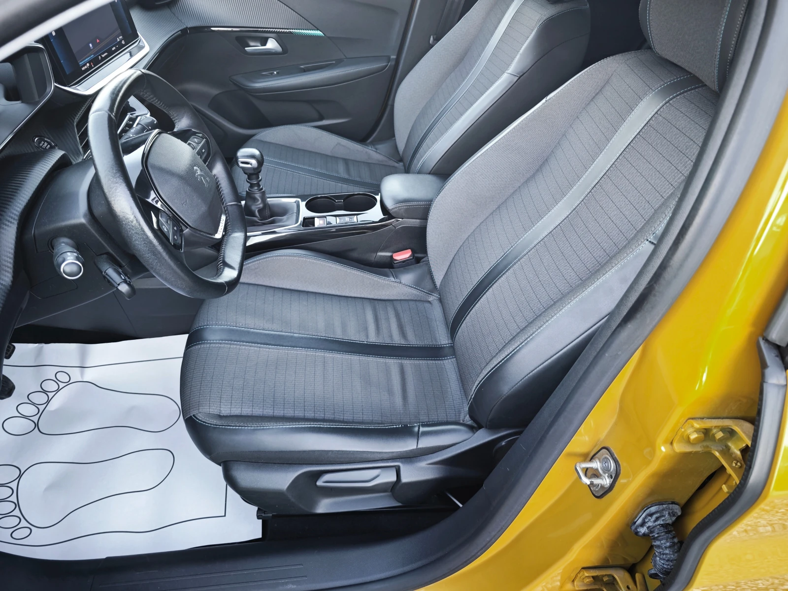 Peugeot 208 1.2 , снимка 7 - Автомобили и джипове - 56652793