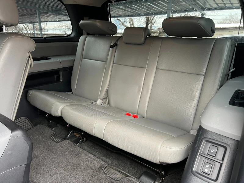 Toyota Sequoia PLATINUM, 6+ 1 SEATS, снимка 11 - Автомобили и джипове - 48773009