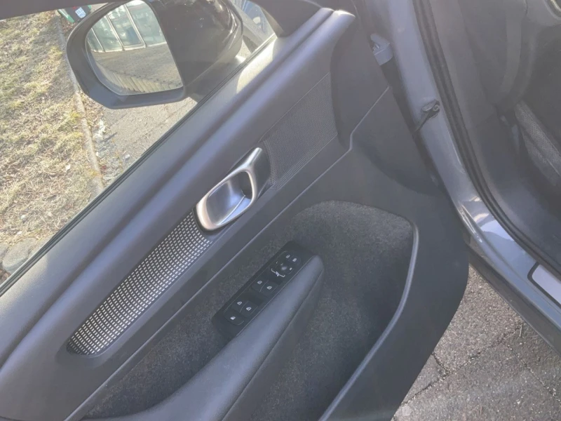 Volvo XC40 T5 PHEV/261HP/R-DESIGN/CAM/NAVI/LED/283vpr, снимка 15 - Автомобили и джипове - 49988375