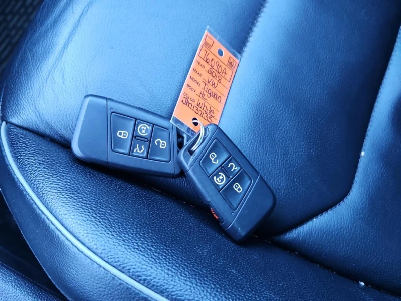 VW Tiguan R-line* Fender* 360* Carplay , снимка 7 - Автомобили и джипове - 52551697