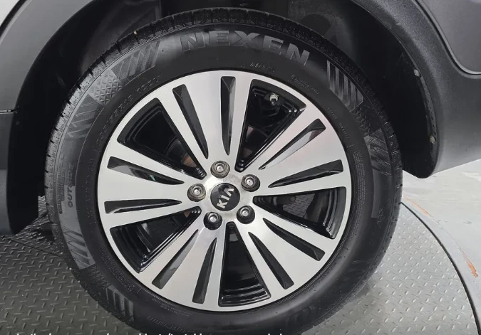 Kia Sportage 2.0 CRDI 4WD - изображение 5