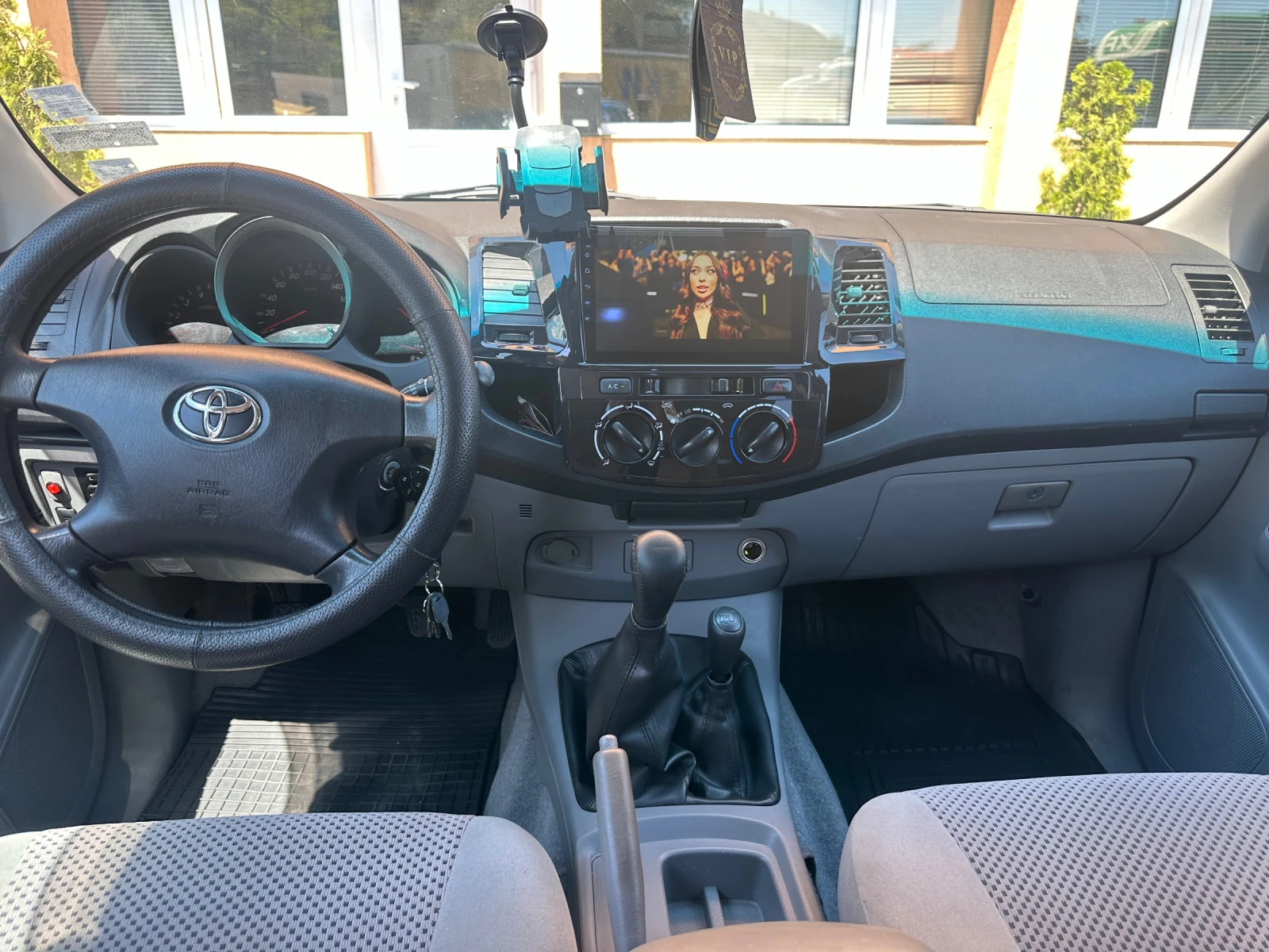 Toyota Hilux  - изображение 6