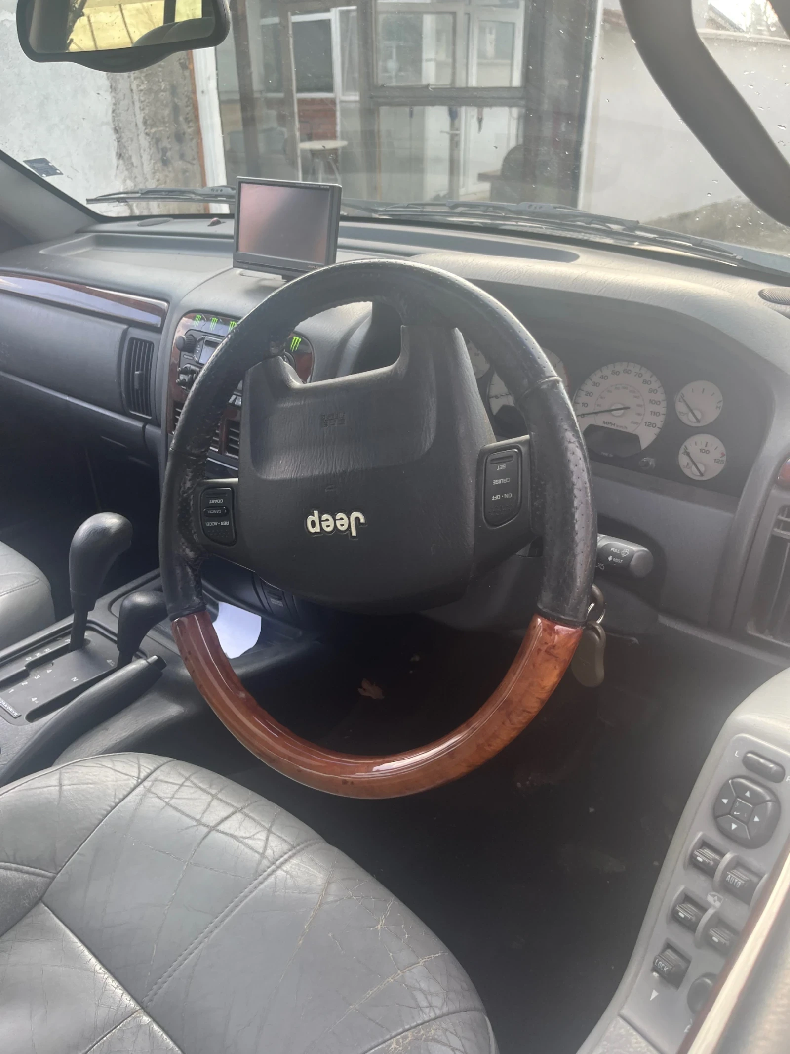 Jeep Grand cherokee  - изображение 8